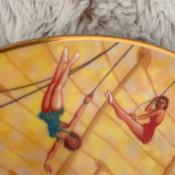 Vintage 24K gold rim Clown plate from the greatest show on earth!!🌍 - Picture 9 of 12